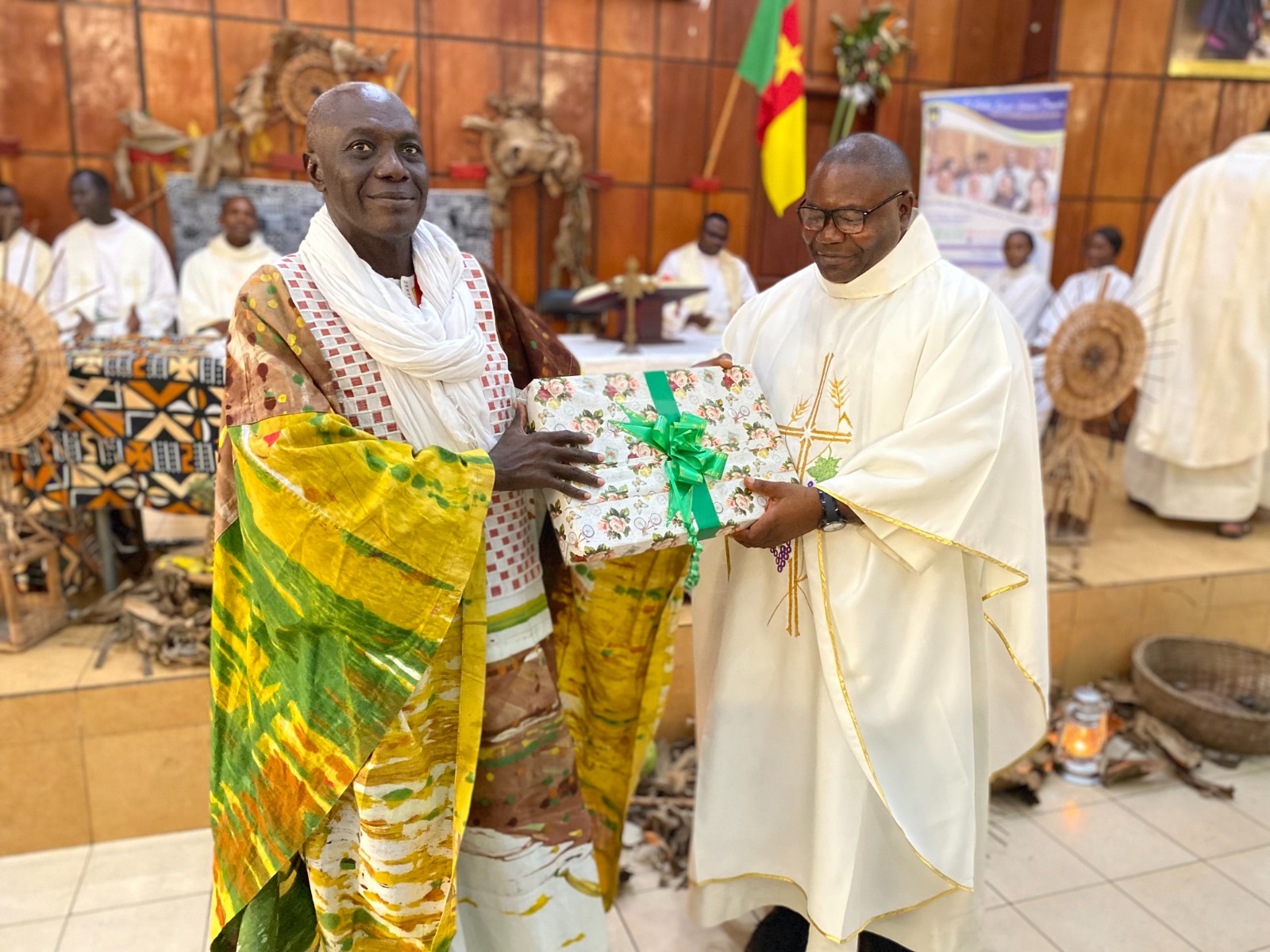 L’Institut Universitaire Catholique Saint-Jérôme de Douala reconnaissant à l’endroit de l’abbé Gustave MOHOMYE