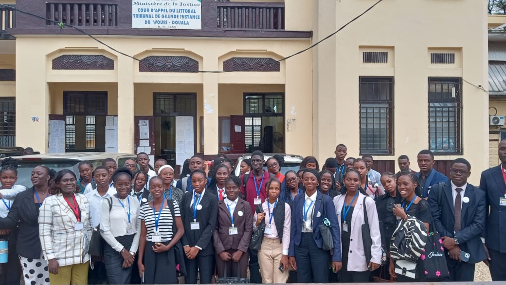 Immersion des étudiants de l’École des Métiers du Droit et Science politique dans les Tribunaux de Douala-Bonanjo