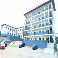 Les élèves de la Fondation Kamchoum Ndami visitent Saint Jérôme Douala